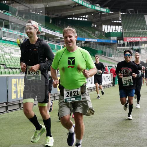 05.10.2025 - 20. swb-Marathon Bremen Michael Burmester http://msf.ph/oto/9328992 05.10.2025 12:58:13 Laufen im Stadion 90, 415, 726, 846, 963, 988, 1491, 1716, 2158, 2234, 2240, 2304, 2648, 2662, 2734, 2821, 2893, 3254, 3373, 3467, 3573, 3602, 3798, 3977, 4089, 4102, 4287, 4389, 4401, 4446, 4709, 4747, 5100, 5163, 5214, 5261, 5313, 5562, 5645, 5728, 5917, 6161, 6317, 6326, 6372, 6525, 6675, 6676, 6944, 6999, 7038, 7053, 7588, 7731, 7813, 7911, 7976, 8091, 8113, 8128, 8328, 8379, 8576, 8801, 8827, 8972, 8993, 9112, 9151, 9983, 11658, 237, 613, 820, 833, 1317, 1382, 2522, 3396, 3591 meine-sportfotos.de