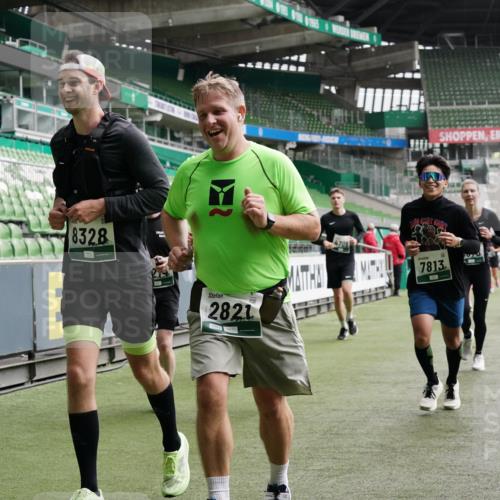 05.10.2025 - 20. swb-Marathon Bremen Michael Burmester http://msf.ph/oto/9328996 05.10.2025 12:58:13 Laufen im Stadion 90, 415, 726, 846, 963, 988, 1491, 1716, 2158, 2234, 2240, 2304, 2648, 2662, 2734, 2821, 2893, 3254, 3373, 3467, 3573, 3602, 3798, 3977, 4089, 4102, 4287, 4389, 4401, 4446, 4709, 4747, 5100, 5163, 5214, 5261, 5313, 5562, 5645, 5728, 5917, 6161, 6317, 6326, 6372, 6525, 6675, 6676, 6944, 6999, 7038, 7053, 7588, 7731, 7813, 7911, 7976, 8091, 8113, 8128, 8328, 8379, 8576, 8801, 8827, 8972, 8993, 9112, 9151, 9983, 11658, 237, 613, 820, 833, 1317, 1382, 2522, 3396, 3591 meine-sportfotos.de