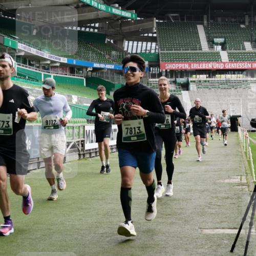 05.10.2025 - 20. swb-Marathon Bremen Michael Burmester http://msf.ph/oto/9329005 05.10.2025 12:58:13 Laufen im Stadion 90, 415, 726, 846, 963, 988, 1491, 1716, 2158, 2234, 2240, 2304, 2648, 2662, 2734, 2821, 2893, 3254, 3373, 3467, 3573, 3602, 3798, 3977, 4089, 4102, 4287, 4389, 4401, 4446, 4709, 4747, 5100, 5163, 5214, 5261, 5313, 5562, 5645, 5728, 5917, 6161, 6317, 6326, 6372, 6525, 6675, 6676, 6944, 6999, 7038, 7053, 7588, 7731, 7813, 7911, 7976, 8091, 8113, 8128, 8328, 8379, 8576, 8801, 8827, 8972, 8993, 9112, 9151, 9983, 11658, 237, 613, 820, 833, 1317, 1382, 2522, 3396, 3591 meine-sportfotos.de