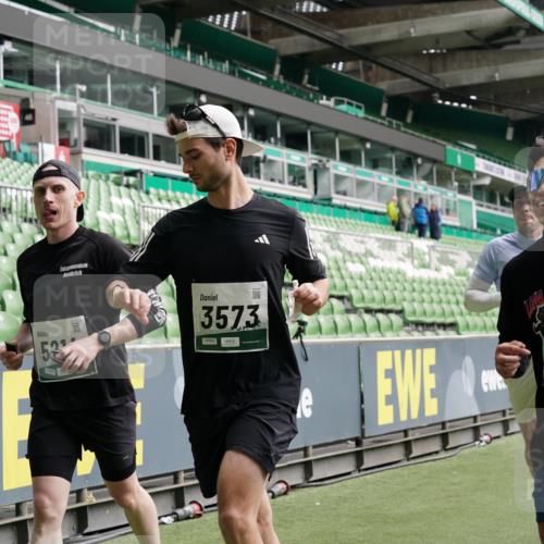 05.10.2025 - 20. swb-Marathon Bremen Michael Burmester http://msf.ph/oto/9329018 05.10.2025 12:58:14 Laufen im Stadion 90, 415, 726, 846, 963, 988, 1491, 1503, 1716, 2158, 2234, 2240, 2304, 2648, 2662, 2734, 2821, 2893, 2922, 3254, 3373, 3467, 3573, 3602, 3798, 3977, 4089, 4102, 4287, 4389, 4401, 4446, 4709, 4747, 5100, 5163, 5214, 5261, 5313, 5562, 5645, 5728, 5917, 6161, 6317, 6326, 6372, 6525, 6675, 6676, 6944, 6999, 7038, 7053, 7588, 7731, 7813, 7911, 7976, 8091, 8113, 8128, 8328, 8379, 8576, 8801, 8827, 8972, 8993, 9112, 9151, 9983, 11658, 237, 613, 820, 1317, 1382, 2522, 3396, 3591 meine-sportfotos.de