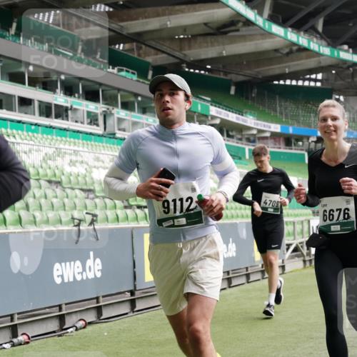 05.10.2025 - 20. swb-Marathon Bremen Michael Burmester http://msf.ph/oto/9329027 05.10.2025 12:58:15 Laufen im Stadion 90, 415, 726, 846, 963, 988, 1491, 1503, 1716, 2158, 2234, 2240, 2304, 2648, 2662, 2734, 2821, 2893, 2922, 3254, 3373, 3467, 3573, 3602, 3798, 3977, 4089, 4102, 4287, 4389, 4401, 4446, 4709, 4747, 5100, 5163, 5214, 5261, 5313, 5562, 5645, 5728, 5917, 6161, 6317, 6326, 6372, 6525, 6675, 6676, 6944, 6999, 7038, 7053, 7588, 7731, 7813, 7911, 7976, 8091, 8113, 8128, 8328, 8379, 8576, 8801, 8827, 8972, 8993, 9112, 9151, 9983, 11658, 237, 613, 820, 1317, 1382, 2522, 3396, 3591 meine-sportfotos.de
