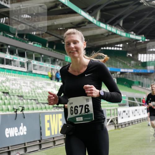 05.10.2025 - 20. swb-Marathon Bremen Michael Burmester http://msf.ph/oto/9329040 05.10.2025 12:58:16 Laufen im Stadion 90, 415, 726, 846, 963, 988, 1491, 1503, 1716, 2158, 2234, 2240, 2304, 2648, 2662, 2734, 2821, 2893, 2922, 3254, 3373, 3467, 3573, 3602, 3977, 4102, 4287, 4389, 4401, 4446, 4709, 4747, 5163, 5214, 5261, 5313, 5562, 5645, 5728, 5917, 6161, 6317, 6326, 6372, 6525, 6675, 6676, 6944, 6999, 7038, 7053, 7588, 7731, 7813, 7911, 7976, 8091, 8113, 8128, 8328, 8379, 8576, 8801, 8827, 8972, 8993, 9112, 9151, 11658, 237, 613, 820, 1317, 1491, 2522, 3396, 3591 meine-sportfotos.de