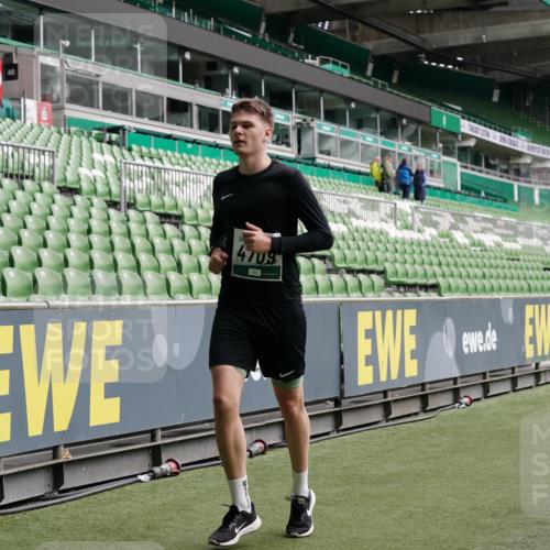 05.10.2025 - 20. swb-Marathon Bremen Michael Burmester http://msf.ph/oto/9329053 05.10.2025 12:58:17 Laufen im Stadion 90, 415, 726, 846, 963, 988, 1503, 1716, 2158, 2234, 2240, 2304, 2648, 2662, 2734, 2821, 2893, 2922, 3254, 3373, 3467, 3573, 3602, 3977, 4102, 4287, 4389, 4401, 4446, 4709, 4747, 5163, 5214, 5261, 5313, 5562, 5645, 5728, 5917, 6161, 6317, 6326, 6372, 6525, 6672, 6675, 6676, 6944, 6999, 7038, 7053, 7588, 7731, 7813, 7911, 7976, 8091, 8113, 8128, 8328, 8379, 8576, 8801, 8827, 8972, 8993, 9112, 9151, 11658, 237, 613, 820, 1317, 1491, 2304, 2522, 3396, 3591 meine-sportfotos.de