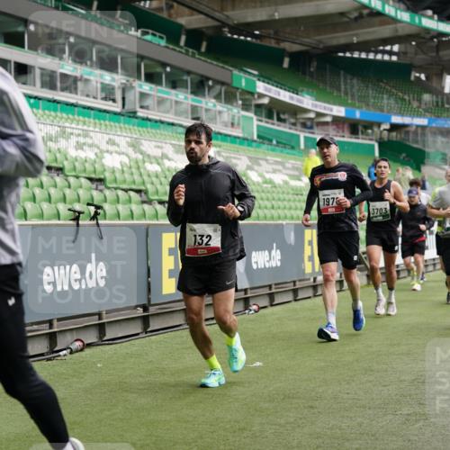 05.10.2025 - 20. swb-Marathon Bremen Michael Burmester http://msf.ph/oto/9329054 05.10.2025 12:54:22 Laufen im Stadion 53, 89, 132, 250, 289, 368, 458, 496, 504, 507, 524, 756, 950, 1020, 1165, 1308, 1428, 1460, 1489, 1517, 1543, 1608, 1690, 1729, 1736, 1873, 1896, 1897, 1943, 1976, 2024, 2274, 2573, 2841, 2871, 3193, 3212, 3224, 3359, 3436, 3703, 3913, 4595, 4611, 4837, 4949, 4958, 5022, 5024, 5206, 5576, 5666, 5869, 5978, 6244, 6348, 6359, 6583, 6683, 6853, 7232, 7279, 7494, 7508, 7814, 7835, 7928, 7986, 8511, 8611, 8653, 8737, 869, 1538, 7255, 8709 meine-sportfotos.de