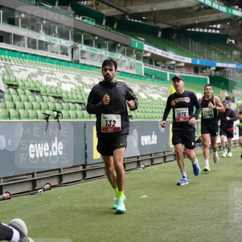 05.10.2025 - 20. swb-Marathon Bremen Michael Burmester http://msf.ph/oto/9329058 05.10.2025 12:54:22 Laufen im Stadion 53, 89, 132, 250, 289, 368, 458, 496, 504, 507, 524, 756, 950, 1020, 1165, 1308, 1428, 1460, 1489, 1517, 1543, 1608, 1690, 1729, 1736, 1873, 1896, 1897, 1943, 1976, 2024, 2274, 2573, 2841, 2871, 3193, 3212, 3224, 3359, 3436, 3703, 3913, 4595, 4611, 4837, 4949, 4958, 5022, 5024, 5206, 5576, 5666, 5869, 5978, 6244, 6348, 6359, 6583, 6683, 6853, 7232, 7279, 7494, 7508, 7814, 7835, 7928, 7986, 8511, 8611, 8653, 8737, 869, 1538, 7255, 8709 meine-sportfotos.de