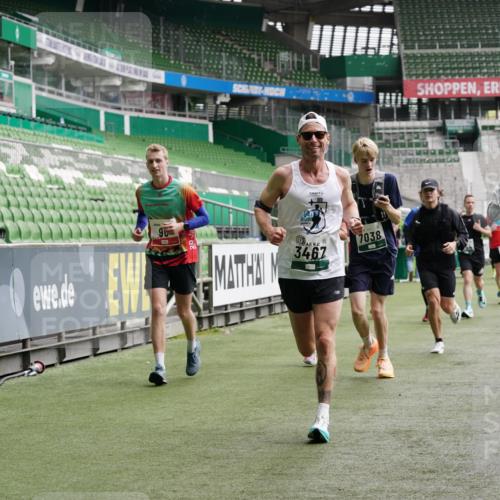 05.10.2025 - 20. swb-Marathon Bremen Michael Burmester http://msf.ph/oto/9329085 05.10.2025 12:58:20 Laufen im Stadion 90, 415, 726, 846, 963, 988, 1503, 1619, 1716, 2158, 2234, 2240, 2648, 2662, 2734, 2821, 2893, 2922, 3252, 3254, 3373, 3467, 3573, 3602, 3977, 4102, 4287, 4389, 4401, 4446, 4709, 4747, 4783, 5163, 5214, 5261, 5313, 5562, 5645, 5728, 5917, 6113, 6161, 6317, 6326, 6372, 6525, 6672, 6675, 6676, 6944, 6999, 7038, 7053, 7588, 7731, 7813, 7911, 7976, 8091, 8113, 8328, 8379, 8576, 8827, 8972, 9112, 9151, 11658, 237, 613, 820, 1317, 1491, 2304, 2522, 3396, 3591, 7911, 8128 meine-sportfotos.de