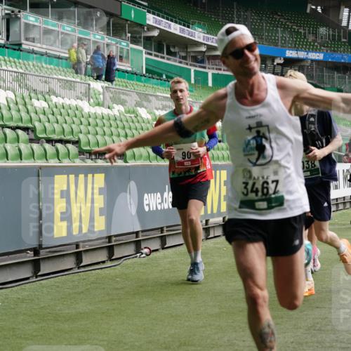 05.10.2025 - 20. swb-Marathon Bremen Michael Burmester http://msf.ph/oto/9329098 05.10.2025 12:58:22 Laufen im Stadion 90, 415, 726, 846, 963, 988, 1503, 1619, 1716, 2158, 2234, 2240, 2648, 2662, 2734, 2821, 2893, 2922, 3252, 3254, 3373, 3467, 3573, 3602, 3615, 4102, 4287, 4389, 4401, 4446, 4522, 4709, 4747, 4783, 5163, 5214, 5261, 5313, 5562, 5645, 5728, 5878, 5917, 6113, 6161, 6317, 6326, 6372, 6525, 6672, 6675, 6676, 6944, 6999, 7038, 7053, 7588, 7731, 7813, 7976, 8091, 8113, 8328, 8379, 8576, 8827, 8972, 9112, 9151, 820, 1317, 1491, 2304, 3396, 3591, 3977, 7731, 7911, 8128 meine-sportfotos.de