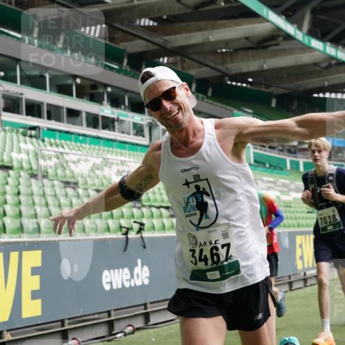 05.10.2025 - 20. swb-Marathon Bremen Michael Burmester http://msf.ph/oto/9329102 05.10.2025 12:58:22 Laufen im Stadion 90, 415, 726, 846, 963, 988, 1503, 1619, 1716, 2158, 2234, 2240, 2648, 2662, 2734, 2821, 2893, 2922, 3252, 3254, 3373, 3467, 3573, 3602, 3615, 4102, 4287, 4389, 4401, 4446, 4522, 4709, 4747, 4783, 5163, 5214, 5261, 5313, 5562, 5645, 5728, 5878, 5917, 6113, 6161, 6317, 6326, 6372, 6525, 6672, 6675, 6676, 6944, 6999, 7038, 7053, 7588, 7731, 7813, 7976, 8091, 8113, 8328, 8379, 8576, 8827, 8972, 9112, 9151, 820, 1317, 1491, 2304, 3396, 3591, 3977, 7731, 7911, 8128 meine-sportfotos.de