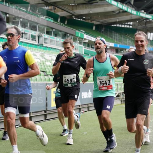 05.10.2025 - 20. swb-Marathon Bremen Michael Burmester http://msf.ph/oto/9329105 05.10.2025 12:54:27 Laufen im Stadion 53, 89, 132, 250, 289, 368, 458, 496, 504, 507, 524, 756, 950, 1020, 1165, 1308, 1428, 1460, 1474, 1489, 1517, 1543, 1608, 1690, 1729, 1736, 1873, 1896, 1897, 1943, 1976, 2024, 2180, 2265, 2274, 2573, 2767, 2841, 3193, 3212, 3224, 3359, 3436, 3531, 3703, 3913, 4257, 4595, 4611, 4837, 4949, 4958, 5022, 5024, 5206, 5452, 5576, 5666, 5869, 5978, 6244, 6348, 6359, 6583, 6683, 6853, 7232, 7279, 7494, 7508, 7814, 7835, 7928, 7986, 8511, 8611, 8642, 8653, 8737 meine-sportfotos.de