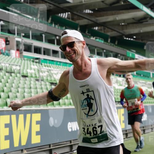 05.10.2025 - 20. swb-Marathon Bremen Michael Burmester http://msf.ph/oto/9329106 05.10.2025 12:58:22 Laufen im Stadion 90, 415, 726, 846, 963, 988, 1503, 1619, 1716, 2158, 2234, 2240, 2648, 2662, 2734, 2821, 2893, 2922, 3252, 3254, 3373, 3467, 3573, 3602, 3615, 4102, 4287, 4389, 4401, 4446, 4522, 4709, 4747, 4783, 5163, 5214, 5261, 5313, 5562, 5645, 5728, 5878, 5917, 6113, 6161, 6317, 6326, 6372, 6525, 6672, 6675, 6676, 6944, 6999, 7038, 7053, 7588, 7731, 7813, 7976, 8091, 8113, 8328, 8379, 8576, 8827, 8972, 9112, 9151, 820, 1317, 1491, 2304, 3396, 3591, 3977, 7731, 7911, 8128 meine-sportfotos.de
