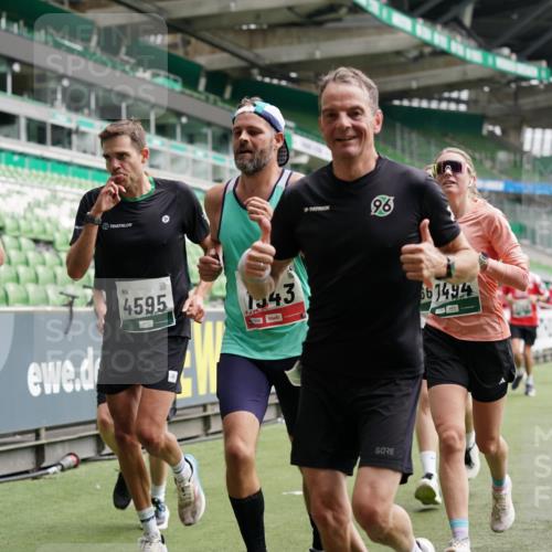 05.10.2025 - 20. swb-Marathon Bremen Michael Burmester http://msf.ph/oto/9329109 05.10.2025 12:54:27 Laufen im Stadion 53, 89, 132, 250, 289, 368, 458, 496, 504, 507, 524, 756, 950, 1020, 1165, 1308, 1428, 1460, 1474, 1489, 1517, 1543, 1608, 1690, 1729, 1736, 1873, 1896, 1897, 1943, 1976, 2024, 2180, 2265, 2274, 2573, 2767, 2841, 3193, 3212, 3224, 3359, 3436, 3531, 3703, 3913, 4257, 4595, 4611, 4837, 4949, 4958, 5022, 5024, 5206, 5452, 5576, 5666, 5869, 5978, 6244, 6348, 6359, 6583, 6683, 6853, 7232, 7279, 7494, 7508, 7814, 7835, 7928, 7986, 8511, 8611, 8642, 8653, 8737 meine-sportfotos.de