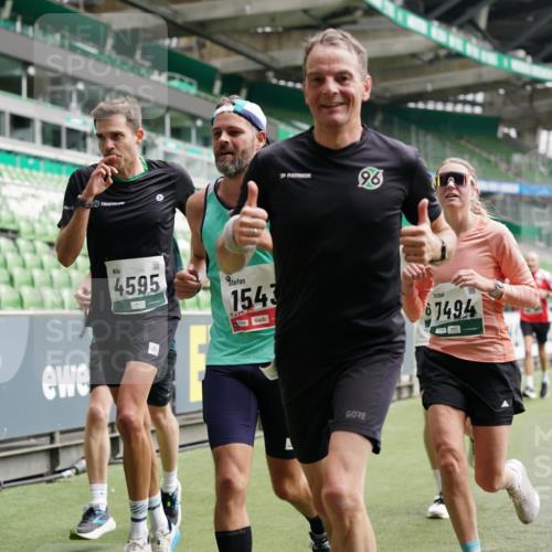 05.10.2025 - 20. swb-Marathon Bremen Michael Burmester http://msf.ph/oto/9329113 05.10.2025 12:54:27 Laufen im Stadion 53, 89, 132, 250, 289, 368, 458, 496, 504, 507, 524, 756, 950, 1020, 1165, 1308, 1428, 1460, 1474, 1489, 1517, 1543, 1608, 1690, 1729, 1736, 1873, 1896, 1897, 1943, 1976, 2024, 2180, 2265, 2274, 2573, 2767, 2841, 3193, 3212, 3224, 3359, 3436, 3531, 3703, 3913, 4257, 4595, 4611, 4837, 4949, 4958, 5022, 5024, 5206, 5452, 5576, 5666, 5869, 5978, 6244, 6348, 6359, 6583, 6683, 6853, 7232, 7279, 7494, 7508, 7814, 7835, 7928, 7986, 8511, 8611, 8642, 8653, 8737 meine-sportfotos.de