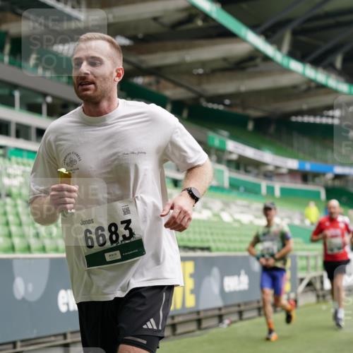 05.10.2025 - 20. swb-Marathon Bremen Michael Burmester http://msf.ph/oto/9329124 05.10.2025 12:54:29 Laufen im Stadion 53, 89, 104, 132, 250, 289, 368, 458, 496, 504, 507, 524, 756, 950, 1020, 1165, 1308, 1460, 1474, 1483, 1489, 1517, 1543, 1608, 1690, 1721, 1729, 1736, 1873, 1896, 1897, 1943, 1976, 2024, 2180, 2265, 2274, 2573, 2767, 2841, 3069, 3193, 3212, 3224, 3359, 3436, 3531, 3703, 3848, 3913, 4257, 4595, 4611, 4837, 4949, 4958, 5022, 5024, 5206, 5452, 5576, 5666, 5869, 5978, 6244, 6348, 6359, 6583, 6683, 6853, 7232, 7279, 7494, 7508, 7814, 7928, 7986, 8511, 8611, 8642, 8653, 8737 meine-sportfotos.de