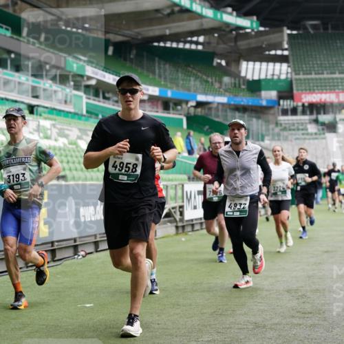 05.10.2025 - 20. swb-Marathon Bremen Michael Burmester http://msf.ph/oto/9329137 05.10.2025 12:54:30 Laufen im Stadion 53, 82, 89, 104, 132, 250, 289, 368, 417, 458, 496, 504, 507, 524, 756, 950, 1165, 1308, 1460, 1474, 1483, 1489, 1517, 1543, 1608, 1690, 1721, 1729, 1736, 1873, 1896, 1897, 1976, 2024, 2180, 2265, 2274, 2573, 2767, 2841, 3069, 3193, 3212, 3224, 3359, 3436, 3531, 3703, 3848, 3913, 4257, 4595, 4611, 4837, 4949, 4958, 5022, 5024, 5206, 5452, 5576, 5666, 5869, 5978, 6244, 6348, 6359, 6583, 6683, 6853, 7232, 7279, 7494, 7508, 7814, 7928, 7986, 8511, 8611, 8642, 8653, 8737, 89, 368 meine-sportfotos.de