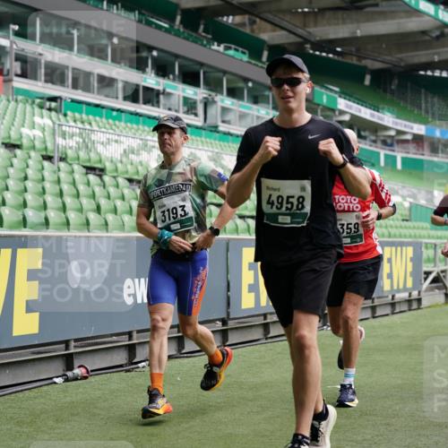 05.10.2025 - 20. swb-Marathon Bremen Michael Burmester http://msf.ph/oto/9329141 05.10.2025 12:54:31 Laufen im Stadion 53, 82, 104, 132, 250, 289, 417, 458, 504, 507, 524, 756, 950, 1165, 1308, 1460, 1474, 1483, 1489, 1517, 1543, 1608, 1690, 1721, 1729, 1736, 1873, 1896, 1897, 1976, 2024, 2180, 2265, 2274, 2573, 2767, 2841, 3069, 3193, 3212, 3224, 3359, 3436, 3531, 3703, 3848, 3913, 4257, 4595, 4611, 4837, 4949, 4958, 5022, 5024, 5206, 5452, 5576, 5666, 5869, 5978, 6244, 6348, 6359, 6583, 6683, 6853, 7232, 7279, 7494, 7508, 7814, 7928, 7986, 8511, 8611, 8642, 8653, 8737, 89, 368, 458, 1489 meine-sportfotos.de