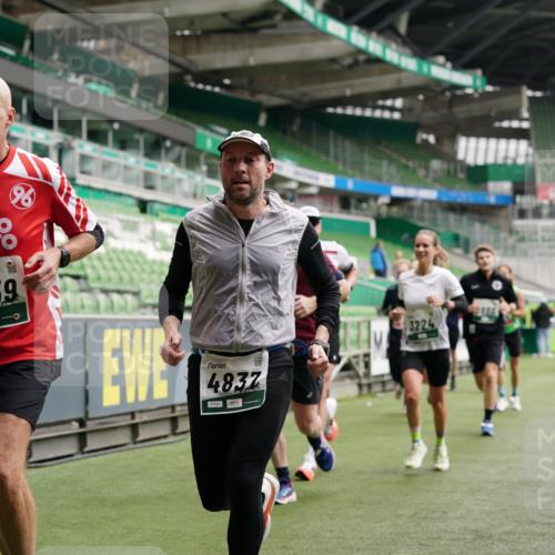 05.10.2025 - 20. swb-Marathon Bremen Michael Burmester http://msf.ph/oto/9329156 05.10.2025 12:54:32 Laufen im Stadion 53, 82, 104, 132, 250, 289, 417, 504, 507, 524, 756, 950, 1165, 1308, 1460, 1474, 1483, 1517, 1543, 1608, 1690, 1721, 1729, 1736, 1873, 1896, 1897, 1976, 2024, 2180, 2265, 2274, 2573, 2767, 2841, 3069, 3193, 3212, 3224, 3359, 3436, 3531, 3703, 3848, 3913, 4257, 4595, 4611, 4837, 4949, 4958, 5022, 5024, 5206, 5452, 5576, 5666, 5869, 5978, 6244, 6359, 6583, 6683, 6853, 7232, 7279, 7494, 7508, 7814, 7928, 7986, 8511, 8611, 8642, 8653, 8737, 89, 368, 458, 1460, 1489 meine-sportfotos.de