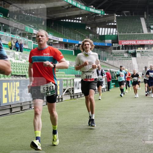 05.10.2025 - 20. swb-Marathon Bremen Michael Burmester http://msf.ph/oto/9329175 05.10.2025 12:58:28 Laufen im Stadion 90, 726, 846, 963, 988, 1503, 1619, 1716, 2158, 2240, 2496, 2648, 2662, 2734, 2821, 2893, 2922, 3252, 3254, 3373, 3467, 3573, 3602, 3615, 3791, 4102, 4287, 4389, 4401, 4446, 4522, 4709, 4747, 4783, 5163, 5214, 5261, 5313, 5562, 5645, 5728, 5878, 5917, 6007, 6113, 6161, 6317, 6326, 6525, 6672, 6675, 6676, 6944, 6999, 7038, 7053, 7588, 7813, 7976, 8091, 8113, 8328, 8379, 8539, 8576, 8827, 8972, 9112, 9151, 415, 1491, 2234, 2240, 2304, 3396, 3977, 7731, 7911, 8128 meine-sportfotos.de