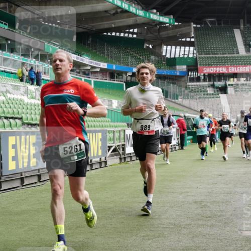 05.10.2025 - 20. swb-Marathon Bremen Michael Burmester http://msf.ph/oto/9329179 05.10.2025 12:58:29 Laufen im Stadion 90, 726, 846, 963, 988, 1503, 1619, 1716, 2158, 2496, 2648, 2662, 2734, 2821, 2893, 2922, 3252, 3254, 3373, 3467, 3573, 3602, 3615, 3791, 4102, 4287, 4389, 4401, 4446, 4522, 4709, 4747, 4783, 5163, 5214, 5261, 5313, 5562, 5645, 5728, 5808, 5878, 5917, 6007, 6113, 6161, 6317, 6326, 6525, 6672, 6675, 6676, 6944, 6999, 7038, 7053, 7588, 7813, 7976, 8091, 8113, 8328, 8379, 8539, 8576, 8827, 8972, 9112, 9151, 415, 1491, 2234, 2240, 2304, 3977, 7731, 7911, 8128 meine-sportfotos.de