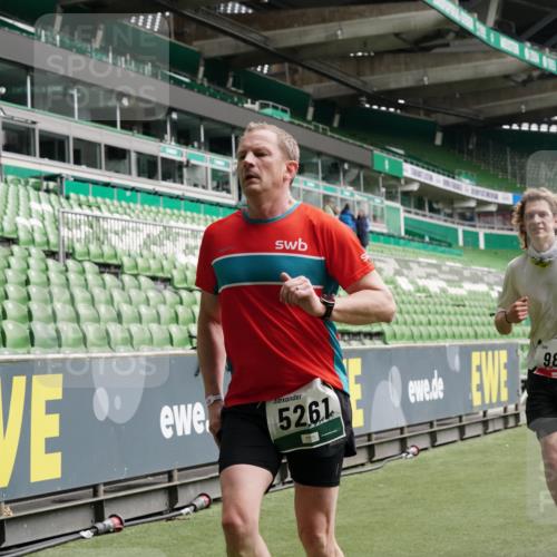 05.10.2025 - 20. swb-Marathon Bremen Michael Burmester http://msf.ph/oto/9329183 05.10.2025 12:58:29 Laufen im Stadion 90, 726, 846, 963, 988, 1503, 1619, 1716, 2158, 2496, 2648, 2662, 2734, 2821, 2893, 2922, 3252, 3254, 3373, 3467, 3573, 3602, 3615, 3791, 4102, 4287, 4389, 4401, 4446, 4522, 4709, 4747, 4783, 5163, 5214, 5261, 5313, 5562, 5645, 5728, 5808, 5878, 5917, 6007, 6113, 6161, 6317, 6326, 6525, 6672, 6675, 6676, 6944, 6999, 7038, 7053, 7588, 7813, 7976, 8091, 8113, 8328, 8379, 8539, 8576, 8827, 8972, 9112, 9151, 415, 1491, 2234, 2240, 2304, 3977, 7731, 7911, 8128 meine-sportfotos.de