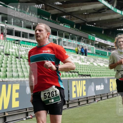 05.10.2025 - 20. swb-Marathon Bremen Michael Burmester http://msf.ph/oto/9329191 05.10.2025 12:58:29 Laufen im Stadion 90, 726, 846, 963, 988, 1503, 1619, 1716, 2158, 2496, 2648, 2662, 2734, 2821, 2893, 2922, 3252, 3254, 3373, 3467, 3573, 3602, 3615, 3791, 4102, 4287, 4389, 4401, 4446, 4522, 4709, 4747, 4783, 5163, 5214, 5261, 5313, 5562, 5645, 5728, 5808, 5878, 5917, 6007, 6113, 6161, 6317, 6326, 6525, 6672, 6675, 6676, 6944, 6999, 7038, 7053, 7588, 7813, 7976, 8091, 8113, 8328, 8379, 8539, 8576, 8827, 8972, 9112, 9151, 415, 1491, 2234, 2240, 2304, 3977, 7731, 7911, 8128 meine-sportfotos.de