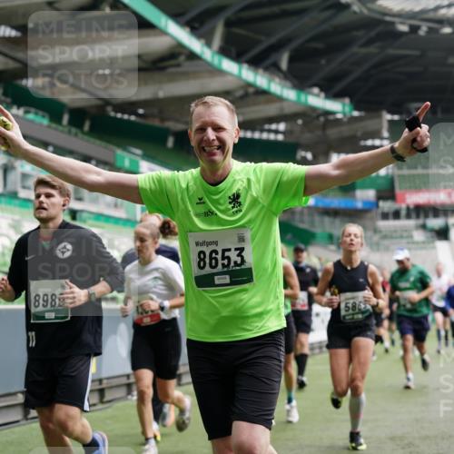 05.10.2025 - 20. swb-Marathon Bremen Michael Burmester http://msf.ph/oto/9329196 05.10.2025 12:54:35 Laufen im Stadion 53, 82, 104, 132, 169, 289, 319, 417, 504, 507, 524, 756, 944, 950, 1165, 1308, 1474, 1483, 1517, 1543, 1690, 1721, 1729, 1736, 1873, 1896, 1897, 1945, 1976, 2024, 2180, 2265, 2274, 2573, 2767, 2841, 3069, 3193, 3212, 3224, 3359, 3436, 3531, 3703, 3848, 3913, 4257, 4595, 4816, 4837, 4949, 4958, 5022, 5024, 5206, 5452, 5666, 5869, 5978, 6244, 6359, 6583, 6683, 6853, 7052, 7232, 7279, 7494, 7508, 7814, 7928, 7986, 8511, 8642, 8653, 8737, 89, 250, 368, 458, 1460, 1489 meine-sportfotos.de