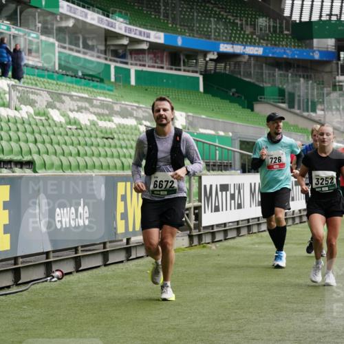 05.10.2025 - 20. swb-Marathon Bremen Michael Burmester http://msf.ph/oto/9329208 05.10.2025 12:58:31 Laufen im Stadion 90, 586, 726, 846, 963, 988, 1229, 1503, 1619, 1716, 2158, 2496, 2648, 2662, 2734, 2821, 2893, 2922, 3252, 3254, 3373, 3467, 3573, 3602, 3615, 3791, 4102, 4287, 4389, 4446, 4522, 4709, 4747, 4783, 5163, 5214, 5261, 5313, 5562, 5728, 5808, 5878, 5917, 6007, 6113, 6161, 6317, 6326, 6672, 6675, 6676, 6944, 6999, 7038, 7053, 7588, 7813, 7976, 8091, 8113, 8328, 8379, 8539, 8576, 8827, 8972, 9112, 9151, 415, 1491, 2234, 2240, 2304, 3977, 4102, 7731, 7911, 8128 meine-sportfotos.de