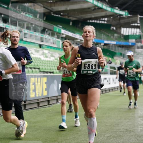 05.10.2025 - 20. swb-Marathon Bremen Michael Burmester http://msf.ph/oto/9329211 05.10.2025 12:54:36 Laufen im Stadion 53, 82, 104, 132, 169, 289, 319, 417, 504, 507, 524, 756, 944, 950, 1165, 1308, 1474, 1483, 1517, 1543, 1690, 1721, 1729, 1873, 1896, 1897, 1945, 1976, 2024, 2180, 2265, 2274, 2573, 2767, 2841, 3069, 3193, 3212, 3224, 3359, 3436, 3531, 3703, 3848, 3913, 4257, 4595, 4672, 4816, 4837, 4949, 4958, 5022, 5024, 5206, 5452, 5666, 5869, 5978, 6244, 6583, 6683, 6853, 7052, 7232, 7279, 7494, 7508, 7814, 7928, 7986, 8642, 8653, 8737, 89, 250, 368, 458, 1460, 1489 meine-sportfotos.de