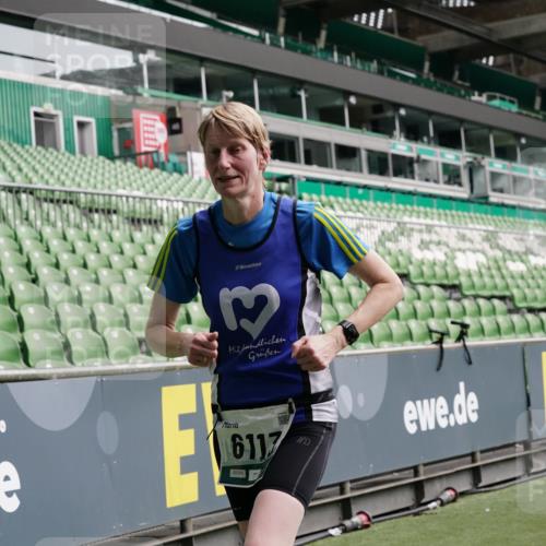 05.10.2025 - 20. swb-Marathon Bremen Michael Burmester http://msf.ph/oto/9329248 05.10.2025 12:58:37 Laufen im Stadion 90, 586, 726, 846, 963, 988, 1229, 1503, 1619, 1716, 2158, 2496, 2648, 2734, 2821, 2893, 2922, 3252, 3254, 3373, 3467, 3573, 3602, 3615, 3791, 4095, 4113, 4389, 4446, 4522, 4709, 4783, 5163, 5214, 5261, 5313, 5722, 5808, 5878, 5917, 6007, 6113, 6161, 6326, 6561, 6672, 6675, 6676, 6944, 7038, 7588, 7813, 7976, 8091, 8113, 8328, 8379, 8539, 8576, 8827, 8972, 9112, 9151, 415, 2234, 2240, 2304, 2662, 3977, 4102, 7731, 7911, 8128 meine-sportfotos.de