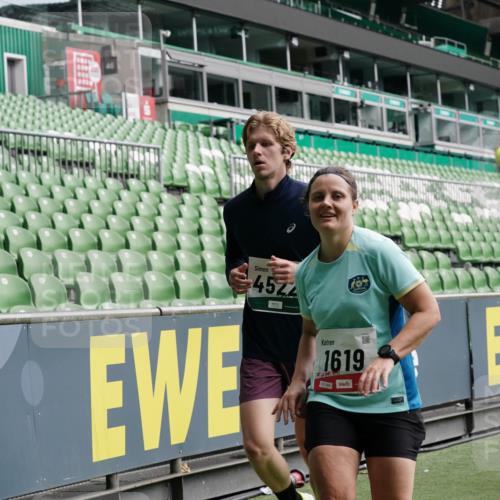 05.10.2025 - 20. swb-Marathon Bremen Michael Burmester http://msf.ph/oto/9329272 05.10.2025 12:58:42 Laufen im Stadion 90, 219, 586, 726, 846, 963, 988, 1229, 1503, 1619, 1716, 2158, 2496, 2648, 2734, 2821, 2893, 2922, 3141, 3252, 3254, 3373, 3467, 3573, 3602, 3615, 3791, 4095, 4113, 4389, 4446, 4522, 4709, 4783, 4909, 4967, 5123, 5163, 5214, 5261, 5313, 5584, 5722, 5808, 5878, 5891, 5917, 6007, 6113, 6326, 6561, 6624, 6672, 6675, 6676, 6944, 7038, 7185, 7311, 7312, 7550, 7813, 7976, 8091, 8113, 8247, 8328, 8355, 8379, 8539, 8576, 8972, 9112, 415, 2234, 2240, 2648, 2662, 4102, 7731 meine-sportfotos.de