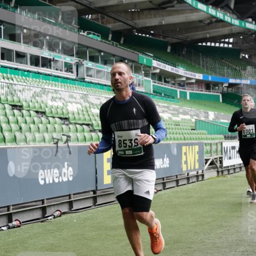 05.10.2025 - 20. swb-Marathon Bremen Michael Burmester http://msf.ph/oto/9329274 05.10.2025 12:58:43 Laufen im Stadion 90, 219, 586, 726, 846, 963, 988, 1229, 1503, 1619, 1716, 2158, 2496, 2734, 2797, 2821, 2893, 2922, 3141, 3252, 3254, 3373, 3467, 3573, 3602, 3615, 3791, 4095, 4113, 4389, 4446, 4522, 4709, 4783, 4909, 4967, 5123, 5163, 5214, 5261, 5313, 5584, 5722, 5808, 5878, 5891, 5917, 6007, 6113, 6326, 6561, 6624, 6672, 6675, 6676, 6944, 7038, 7185, 7311, 7312, 7550, 7813, 7976, 8113, 8247, 8328, 8355, 8379, 8539, 8576, 8972, 9112, 415, 2234, 2240, 2648, 2662, 4102 meine-sportfotos.de