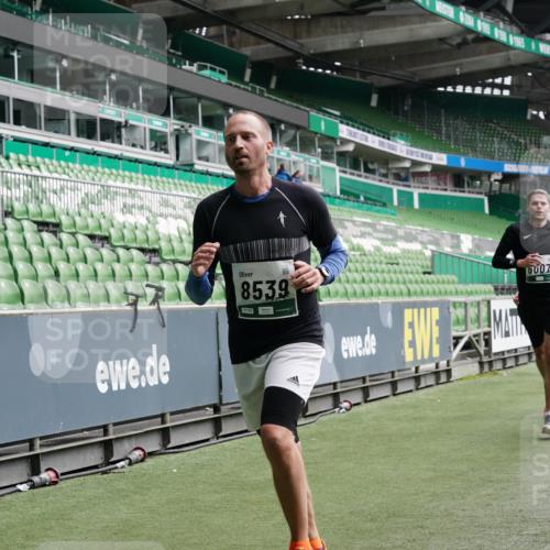 05.10.2025 - 20. swb-Marathon Bremen Michael Burmester http://msf.ph/oto/9329276 05.10.2025 12:58:44 Laufen im Stadion 90, 219, 586, 667, 726, 846, 963, 988, 1229, 1503, 1619, 1716, 2158, 2496, 2734, 2797, 2821, 2893, 2922, 3141, 3252, 3254, 3373, 3467, 3573, 3602, 3615, 3791, 4095, 4113, 4389, 4446, 4522, 4709, 4783, 4909, 4967, 5123, 5163, 5214, 5261, 5313, 5584, 5722, 5808, 5878, 5891, 5917, 6007, 6113, 6326, 6561, 6624, 6672, 6675, 6676, 6882, 6944, 7038, 7169, 7185, 7311, 7312, 7550, 7813, 7976, 8113, 8247, 8328, 8355, 8379, 8539, 8576, 8972, 9112, 415, 2234, 2240, 2648, 2662, 2893, 4102 meine-sportfotos.de
