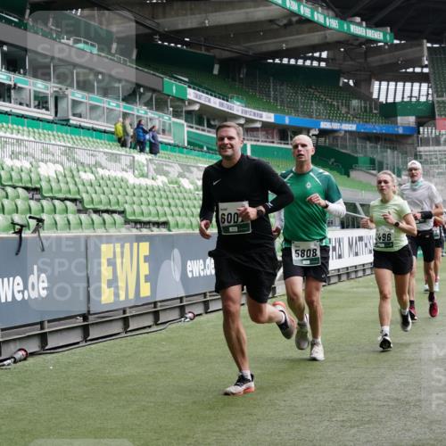 05.10.2025 - 20. swb-Marathon Bremen Michael Burmester http://msf.ph/oto/9329282 05.10.2025 12:58:45 Laufen im Stadion 90, 219, 586, 667, 726, 846, 963, 988, 1229, 1503, 1619, 1716, 2158, 2496, 2734, 2797, 2821, 2922, 3141, 3252, 3254, 3373, 3467, 3573, 3602, 3615, 3791, 4095, 4113, 4389, 4446, 4522, 4709, 4783, 4909, 4967, 5123, 5163, 5214, 5261, 5313, 5530, 5584, 5722, 5808, 5878, 5891, 5917, 6007, 6113, 6326, 6561, 6624, 6672, 6675, 6676, 6882, 6944, 7038, 7169, 7185, 7311, 7312, 7550, 7813, 7976, 8247, 8328, 8355, 8379, 8539, 8576, 8972, 9112, 415, 2234, 2240, 2648, 2662, 2893, 4102, 5313 meine-sportfotos.de