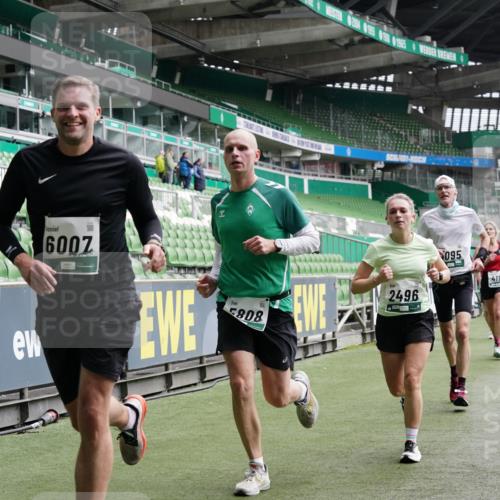 05.10.2025 - 20. swb-Marathon Bremen Michael Burmester http://msf.ph/oto/9329284 05.10.2025 12:58:46 Laufen im Stadion 90, 219, 586, 667, 726, 846, 963, 988, 1229, 1503, 1619, 1716, 2158, 2496, 2734, 2797, 2821, 2922, 3141, 3252, 3254, 3373, 3467, 3573, 3602, 3615, 3791, 4095, 4113, 4389, 4446, 4522, 4709, 4783, 4909, 4967, 5123, 5163, 5214, 5261, 5530, 5584, 5722, 5808, 5878, 5891, 5917, 6007, 6113, 6326, 6561, 6624, 6672, 6675, 6676, 6882, 6944, 7038, 7169, 7185, 7311, 7312, 7550, 7813, 7976, 8247, 8328, 8355, 8379, 8539, 8576, 8972, 9024, 9112, 415, 2240, 2648, 2662, 2893, 4102, 4389, 5313 meine-sportfotos.de