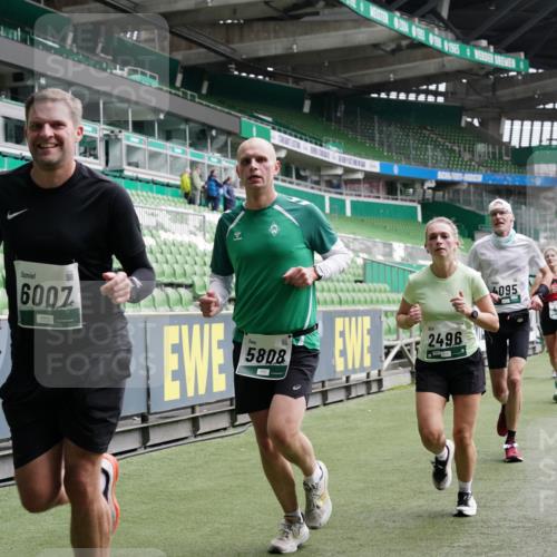 05.10.2025 - 20. swb-Marathon Bremen Michael Burmester http://msf.ph/oto/9329286 05.10.2025 12:58:46 Laufen im Stadion 90, 219, 586, 667, 726, 846, 963, 988, 1229, 1503, 1619, 1716, 2158, 2496, 2734, 2797, 2821, 2922, 3141, 3252, 3254, 3373, 3467, 3573, 3602, 3615, 3791, 4095, 4113, 4389, 4446, 4522, 4709, 4783, 4909, 4967, 5123, 5163, 5214, 5261, 5530, 5584, 5722, 5808, 5878, 5891, 5917, 6007, 6113, 6326, 6561, 6624, 6672, 6675, 6676, 6882, 6944, 7038, 7169, 7185, 7311, 7312, 7550, 7813, 7976, 8247, 8328, 8355, 8379, 8539, 8576, 8972, 9024, 9112, 415, 2240, 2648, 2662, 2893, 4102, 4389, 5313 meine-sportfotos.de