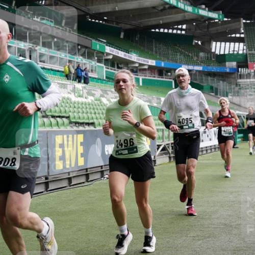 05.10.2025 - 20. swb-Marathon Bremen Michael Burmester http://msf.ph/oto/9329290 05.10.2025 12:58:47 Laufen im Stadion 90, 219, 586, 667, 726, 846, 963, 988, 1229, 1503, 1619, 1716, 1843, 2158, 2496, 2734, 2797, 2821, 2922, 3141, 3252, 3254, 3373, 3467, 3573, 3602, 3615, 3791, 4095, 4113, 4446, 4522, 4709, 4783, 4909, 4967, 5123, 5163, 5214, 5261, 5530, 5584, 5722, 5808, 5878, 5891, 5917, 6007, 6113, 6561, 6624, 6672, 6675, 6676, 6882, 6944, 7038, 7169, 7185, 7311, 7312, 7550, 7813, 7976, 8247, 8328, 8355, 8379, 8539, 8576, 8972, 9024, 9112, 415, 2240, 2648, 2662, 2893, 4102, 4389, 5313 meine-sportfotos.de