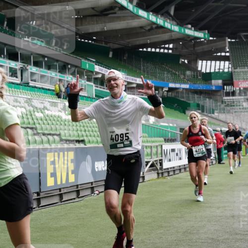 05.10.2025 - 20. swb-Marathon Bremen Michael Burmester http://msf.ph/oto/9329296 05.10.2025 12:58:47 Laufen im Stadion 90, 219, 586, 667, 726, 846, 963, 988, 1229, 1503, 1619, 1716, 1843, 2158, 2496, 2734, 2797, 2821, 2922, 3141, 3252, 3254, 3373, 3467, 3573, 3602, 3615, 3791, 4095, 4113, 4446, 4522, 4709, 4783, 4909, 4967, 5123, 5163, 5214, 5261, 5530, 5584, 5722, 5808, 5878, 5891, 5917, 6007, 6113, 6561, 6624, 6672, 6675, 6676, 6882, 6944, 7038, 7169, 7185, 7311, 7312, 7550, 7813, 7976, 8247, 8328, 8355, 8379, 8539, 8576, 8972, 9024, 9112, 415, 2240, 2648, 2662, 2893, 4102, 4389, 5313 meine-sportfotos.de