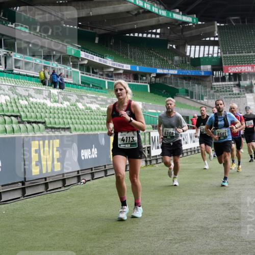 05.10.2025 - 20. swb-Marathon Bremen Michael Burmester http://msf.ph/oto/9329302 05.10.2025 12:58:49 Laufen im Stadion 90, 219, 586, 667, 726, 846, 963, 988, 1229, 1503, 1619, 1716, 1843, 2158, 2496, 2734, 2797, 2821, 2922, 2941, 3141, 3252, 3254, 3373, 3467, 3573, 3602, 3615, 3791, 4095, 4113, 4446, 4522, 4709, 4783, 4909, 4967, 5123, 5214, 5261, 5530, 5584, 5722, 5808, 5878, 5891, 5917, 6007, 6113, 6561, 6624, 6672, 6675, 6676, 6882, 6944, 7038, 7169, 7185, 7311, 7312, 7550, 7813, 7976, 8247, 8328, 8355, 8379, 8539, 8576, 8972, 9024, 9112, 846, 2158, 2648, 2662, 2893, 4102, 4389, 5313 meine-sportfotos.de