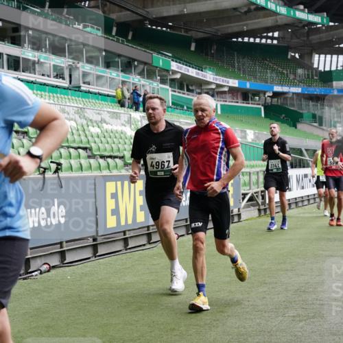 05.10.2025 - 20. swb-Marathon Bremen Michael Burmester http://msf.ph/oto/9329322 05.10.2025 12:58:52 Laufen im Stadion 90, 219, 586, 667, 726, 963, 988, 1229, 1503, 1619, 1716, 1843, 1854, 2496, 2734, 2797, 2821, 2922, 2941, 3141, 3252, 3254, 3373, 3467, 3573, 3602, 3615, 3791, 4095, 4113, 4522, 4709, 4783, 4827, 4909, 4967, 5123, 5214, 5261, 5530, 5584, 5722, 5808, 5878, 5891, 5917, 6007, 6113, 6561, 6624, 6672, 6675, 6676, 6882, 6944, 7038, 7169, 7185, 7311, 7312, 7550, 7813, 7976, 8214, 8247, 8328, 8355, 8379, 8539, 8972, 9024, 9112, 846, 2158, 2648, 2662, 2893, 4389, 4446, 5313 meine-sportfotos.de