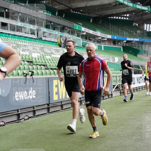 05.10.2025 - 20. swb-Marathon Bremen Michael Burmester http://msf.ph/oto/9329324 05.10.2025 12:58:53 Laufen im Stadion 90, 219, 586, 667, 726, 988, 1229, 1503, 1619, 1716, 1843, 1854, 2496, 2734, 2797, 2821, 2922, 2941, 3141, 3252, 3254, 3467, 3573, 3602, 3615, 3791, 4095, 4113, 4522, 4709, 4783, 4827, 4909, 4967, 5123, 5214, 5261, 5530, 5584, 5722, 5808, 5878, 5891, 5917, 6007, 6113, 6374, 6561, 6624, 6672, 6675, 6676, 6882, 6944, 7038, 7169, 7185, 7262, 7311, 7312, 7550, 7813, 7976, 8214, 8247, 8328, 8355, 8379, 8539, 8972, 9024, 9112, 846, 2158, 2648, 2893, 4389, 4446, 5313 meine-sportfotos.de
