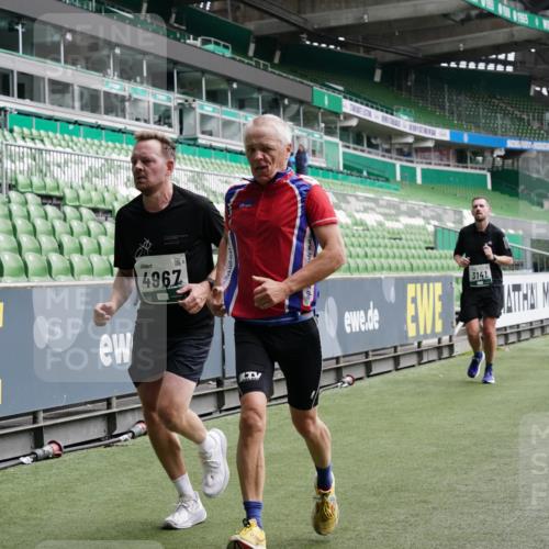 05.10.2025 - 20. swb-Marathon Bremen Michael Burmester http://msf.ph/oto/9329328 05.10.2025 12:58:53 Laufen im Stadion 90, 219, 586, 667, 726, 988, 1229, 1503, 1619, 1716, 1843, 1854, 2496, 2734, 2797, 2821, 2922, 2941, 3141, 3252, 3254, 3467, 3573, 3602, 3615, 3791, 4095, 4113, 4522, 4709, 4783, 4827, 4909, 4967, 5123, 5214, 5261, 5530, 5584, 5722, 5808, 5878, 5891, 5917, 6007, 6113, 6374, 6561, 6624, 6672, 6675, 6676, 6882, 6944, 7038, 7169, 7185, 7262, 7311, 7312, 7550, 7813, 7976, 8214, 8247, 8328, 8355, 8379, 8539, 8972, 9024, 9112, 846, 2158, 2648, 2893, 4389, 4446, 5313 meine-sportfotos.de