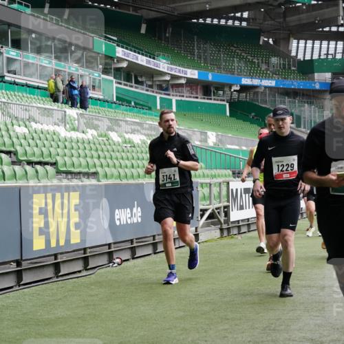 05.10.2025 - 20. swb-Marathon Bremen Michael Burmester http://msf.ph/oto/9329334 05.10.2025 12:58:54 Laufen im Stadion 90, 219, 586, 667, 726, 988, 1229, 1503, 1516, 1619, 1716, 1843, 1854, 2496, 2734, 2797, 2821, 2922, 2941, 3141, 3252, 3254, 3467, 3573, 3602, 3615, 3791, 4095, 4113, 4522, 4709, 4783, 4827, 4909, 4967, 5123, 5214, 5261, 5530, 5584, 5722, 5808, 5878, 5891, 6007, 6113, 6374, 6561, 6624, 6672, 6675, 6676, 6882, 6944, 7038, 7169, 7185, 7262, 7311, 7312, 7550, 7813, 7976, 8214, 8247, 8355, 8379, 8539, 8972, 9024, 9112, 846, 2158, 2648, 2893, 4389, 4446, 5313 meine-sportfotos.de
