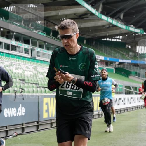 05.10.2025 - 20. swb-Marathon Bremen Michael Burmester http://msf.ph/oto/9329337 05.10.2025 13:00:48 Laufen im Stadion 47, 52, 58, 72, 156, 271, 283, 491, 498, 575, 694, 1017, 1116, 1182, 1273, 1423, 1471, 1606, 1806, 1968, 1973, 1998, 2007, 2196, 2330, 2369, 2446, 2504, 2518, 2661, 2668, 2706, 2712, 2745, 2806, 2822, 2915, 3040, 3160, 3177, 3209, 3237, 3293, 3360, 3549, 3604, 3605, 3979, 4034, 4035, 4046, 4128, 4202, 4216, 4263, 4502, 4592, 4661, 4788, 4879, 5011, 5048, 5121, 5183, 5272, 5329, 5414, 5610, 5627, 5663, 5727, 5836, 5841, 6027, 6057, 6208, 6389, 6440, 6523, 6636, 6704, 6762 meine-sportfotos.de