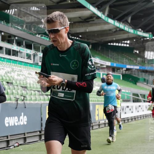 05.10.2025 - 20. swb-Marathon Bremen Michael Burmester http://msf.ph/oto/9329341 05.10.2025 13:00:48 Laufen im Stadion 47, 52, 58, 72, 156, 271, 283, 491, 498, 575, 694, 1017, 1116, 1182, 1273, 1423, 1471, 1606, 1806, 1968, 1973, 1998, 2007, 2196, 2330, 2369, 2446, 2504, 2518, 2661, 2668, 2706, 2712, 2745, 2806, 2822, 2915, 3040, 3160, 3177, 3209, 3237, 3293, 3360, 3549, 3604, 3605, 3979, 4034, 4035, 4046, 4128, 4202, 4216, 4263, 4502, 4592, 4661, 4788, 4879, 5011, 5048, 5121, 5183, 5272, 5329, 5414, 5610, 5627, 5663, 5727, 5836, 5841, 6027, 6057, 6208, 6389, 6440, 6523, 6636, 6704, 6762 meine-sportfotos.de