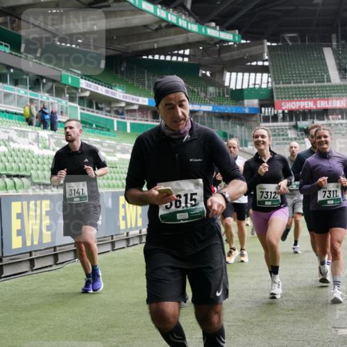 05.10.2025 - 20. swb-Marathon Bremen Michael Burmester http://msf.ph/oto/9329342 05.10.2025 12:58:55 Laufen im Stadion 90, 219, 586, 667, 726, 988, 1229, 1503, 1516, 1619, 1716, 1843, 1854, 2496, 2734, 2797, 2821, 2922, 2941, 3141, 3252, 3254, 3467, 3573, 3602, 3615, 3791, 4095, 4113, 4522, 4709, 4783, 4827, 4909, 4967, 5123, 5214, 5261, 5530, 5584, 5722, 5808, 5878, 5891, 6007, 6030, 6113, 6374, 6561, 6624, 6672, 6675, 6676, 6882, 6944, 7038, 7169, 7185, 7262, 7311, 7312, 7550, 7813, 7976, 8214, 8247, 8355, 8379, 8539, 8972, 9024, 9112, 90, 846, 2158, 2648, 2893, 4389, 4446, 5313 meine-sportfotos.de