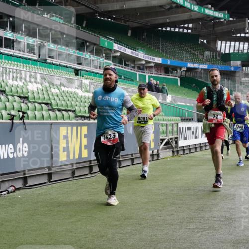 05.10.2025 - 20. swb-Marathon Bremen Michael Burmester http://msf.ph/oto/9329354 05.10.2025 13:00:49 Laufen im Stadion 47, 52, 58, 72, 156, 271, 283, 440, 491, 498, 575, 694, 1017, 1116, 1182, 1238, 1273, 1423, 1471, 1606, 1806, 1968, 1973, 1998, 2007, 2196, 2330, 2369, 2446, 2504, 2518, 2661, 2668, 2706, 2712, 2745, 2806, 2822, 2915, 3040, 3160, 3209, 3237, 3293, 3360, 3549, 3604, 3605, 3979, 4034, 4035, 4046, 4128, 4202, 4216, 4263, 4502, 4592, 4661, 4788, 4879, 5011, 5048, 5121, 5183, 5272, 5329, 5414, 5610, 5627, 5663, 5727, 5836, 5841, 6027, 6057, 6208, 6389, 6440, 6523, 6636, 6704, 6762 meine-sportfotos.de