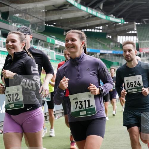 05.10.2025 - 20. swb-Marathon Bremen Michael Burmester http://msf.ph/oto/9329365 05.10.2025 12:58:57 Laufen im Stadion 219, 586, 667, 726, 988, 1229, 1503, 1516, 1619, 1716, 1843, 1854, 2496, 2663, 2734, 2797, 2922, 2941, 3141, 3252, 3254, 3467, 3573, 3615, 3791, 4095, 4113, 4486, 4522, 4783, 4827, 4909, 4967, 5123, 5214, 5261, 5530, 5584, 5722, 5808, 5878, 5891, 6007, 6030, 6113, 6374, 6561, 6624, 6672, 6675, 6882, 6944, 7038, 7169, 7185, 7262, 7311, 7312, 7550, 7813, 7976, 8214, 8247, 8355, 8379, 8539, 8972, 9024, 9112, 10526, 90, 846, 2158, 2648, 2893, 4389, 4446, 5313 meine-sportfotos.de