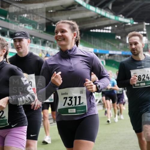 05.10.2025 - 20. swb-Marathon Bremen Michael Burmester http://msf.ph/oto/9329369 05.10.2025 12:58:57 Laufen im Stadion 219, 586, 667, 726, 988, 1229, 1503, 1516, 1619, 1716, 1843, 1854, 2496, 2663, 2734, 2797, 2922, 2941, 3141, 3252, 3254, 3467, 3573, 3615, 3791, 4095, 4113, 4486, 4522, 4783, 4827, 4909, 4967, 5123, 5214, 5261, 5530, 5584, 5722, 5808, 5878, 5891, 6007, 6030, 6113, 6374, 6561, 6624, 6672, 6675, 6882, 6944, 7038, 7169, 7185, 7262, 7311, 7312, 7550, 7813, 7976, 8214, 8247, 8355, 8379, 8539, 8972, 9024, 9112, 10526, 90, 846, 2158, 2648, 2893, 4389, 4446, 5313 meine-sportfotos.de