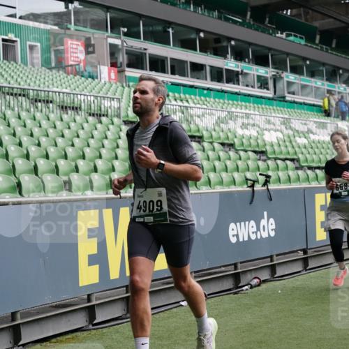 05.10.2025 - 20. swb-Marathon Bremen Michael Burmester http://msf.ph/oto/9329405 05.10.2025 12:59:01 Laufen im Stadion 27, 219, 586, 667, 726, 807, 988, 1043, 1229, 1503, 1516, 1598, 1619, 1711, 1716, 1843, 1854, 2496, 2663, 2734, 2797, 2922, 2941, 3141, 3252, 3254, 3467, 3615, 3747, 3791, 4095, 4113, 4486, 4522, 4783, 4827, 4909, 4967, 5123, 5261, 5530, 5584, 5722, 5808, 5878, 5891, 6007, 6030, 6113, 6374, 6561, 6624, 6672, 6882, 6944, 7038, 7169, 7185, 7262, 7311, 7312, 7511, 7550, 7976, 8097, 8214, 8247, 8355, 8379, 8539, 8972, 9024, 9112, 10526, 90, 846, 2158, 2648, 2893, 4389, 4446, 5313 meine-sportfotos.de