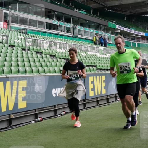 05.10.2025 - 20. swb-Marathon Bremen Michael Burmester http://msf.ph/oto/9329409 05.10.2025 12:59:02 Laufen im Stadion 27, 219, 586, 667, 726, 807, 988, 1043, 1229, 1503, 1516, 1598, 1619, 1711, 1716, 1843, 1854, 2496, 2663, 2734, 2797, 2922, 2941, 3141, 3252, 3254, 3467, 3615, 3747, 3791, 4095, 4113, 4486, 4522, 4783, 4827, 4909, 4967, 5123, 5261, 5530, 5584, 5722, 5808, 5878, 5891, 6007, 6030, 6113, 6374, 6561, 6624, 6672, 6882, 6944, 7038, 7169, 7185, 7201, 7262, 7311, 7312, 7511, 7550, 7976, 8097, 8214, 8247, 8355, 8485, 8539, 8972, 9024, 10526, 90, 846, 2158, 2648, 2893, 4389, 4446, 5313 meine-sportfotos.de