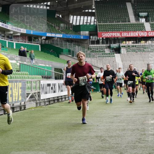 05.10.2025 - 20. swb-Marathon Bremen Michael Burmester http://msf.ph/oto/9329423 05.10.2025 13:00:58 Laufen im Stadion 52, 58, 72, 156, 283, 440, 488, 498, 575, 694, 1017, 1082, 1116, 1182, 1238, 1273, 1423, 1471, 1968, 1973, 1998, 2007, 2196, 2235, 2330, 2369, 2446, 2504, 2661, 2668, 2706, 2712, 2745, 2806, 2822, 2995, 3160, 3209, 3237, 3293, 3360, 3604, 3605, 3979, 4034, 4035, 4128, 4202, 4216, 4263, 4329, 4502, 4661, 4788, 5011, 5048, 5080, 5121, 5183, 5272, 5329, 5414, 5610, 5663, 5727, 5752, 5836, 5841, 5985, 6027, 6057, 6082, 6440, 6523, 6704, 47, 271, 491, 1606, 1806, 2518, 2915 meine-sportfotos.de